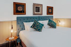 Cremorne Point Manor