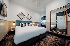 Cremorne Point Manor