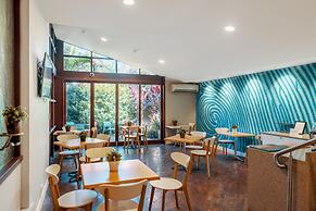 Cremorne Point Manor