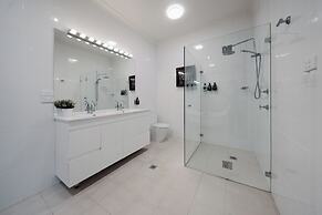 Cremorne Point Manor