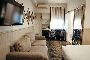 Cremorne Point Manor