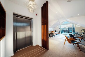 Cremorne Point Manor