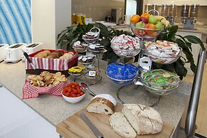 Cremorne Point Manor