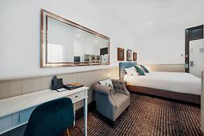 Cremorne Point Manor