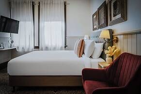 Cremorne Point Manor