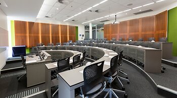 Lakeside Hotel and Conference Centre