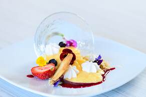 Lakeside Hotel and Conference Centre