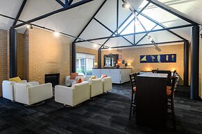 Lakeside Hotel and Conference Centre