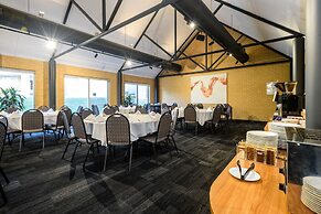 Lakeside Hotel and Conference Centre