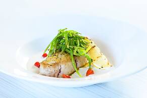 Lakeside Hotel and Conference Centre