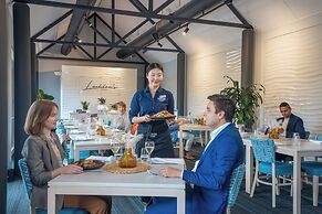 Lakeside Hotel and Conference Centre