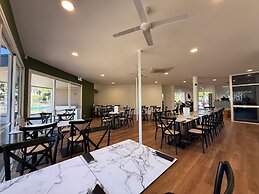 Kellys Beach Resort