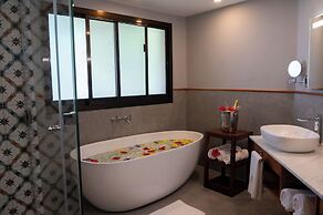 Sea Cliff Resort & Spa