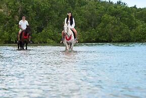 Sea Cliff Resort & Spa