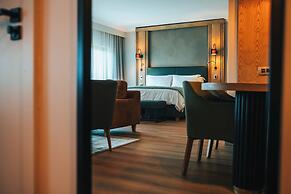 Emerald Resort & Casino