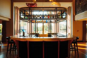 Emerald Resort & Casino