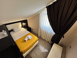 E H SUITES ROME AIRPORT