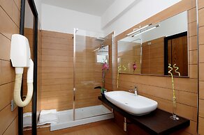 E H SUITES ROME AIRPORT