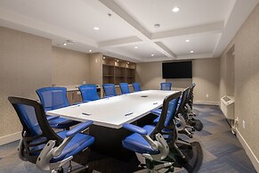 Holiday Inn Express & Suites Surrey by IHG