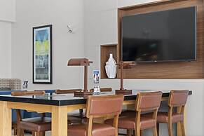 Holiday Inn Express & Suites Surrey by IHG