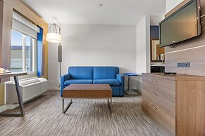 Holiday Inn Express & Suites Surrey by IHG