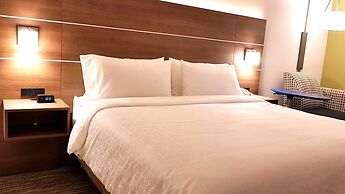 Holiday Inn Express & Suites Surrey by IHG