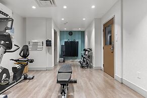 Holiday Inn Express & Suites Surrey by IHG