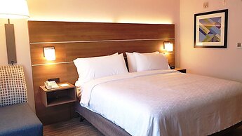 Holiday Inn Express & Suites Surrey by IHG