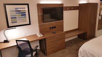 Holiday Inn Express & Suites Surrey by IHG