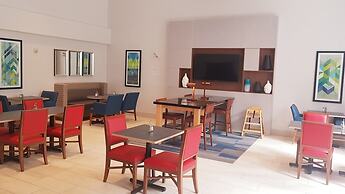 Holiday Inn Express & Suites Surrey by IHG