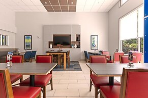Holiday Inn Express & Suites Surrey by IHG