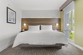 Holiday Inn Express & Suites Surrey by IHG