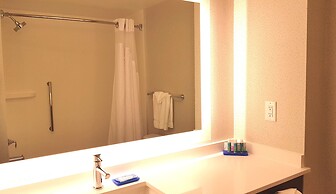 Holiday Inn Express & Suites Surrey by IHG