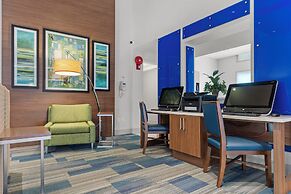 Holiday Inn Express & Suites Surrey by IHG