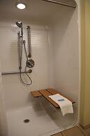 Holiday Inn Express Hotel & Suites Cleveland by IHG