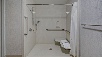 Holiday Inn Express And Suites London by IHG