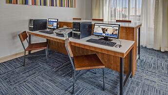 Holiday Inn Express And Suites London by IHG