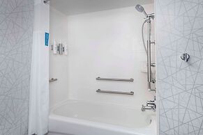 Hampton Inn & Suites Lake Mary At Colonial Townpark