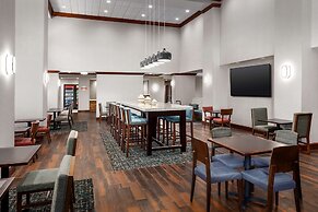 Hampton Inn & Suites Lake Mary At Colonial Townpark