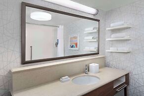 Hampton Inn & Suites Lake Mary At Colonial Townpark