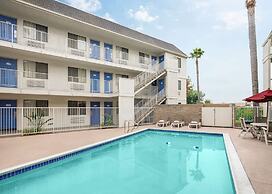Motel 6 Buena Park, CA - Knotts Berry Farm - Disneyland