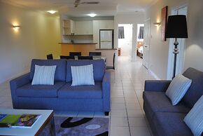 Bay Village Tropical Retreat & Apartments