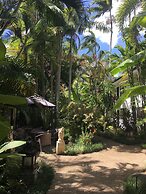 Bay Village Tropical Retreat & Apartments