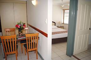 Bay Village Tropical Retreat & Apartments