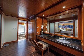 Diamond Cliff Resort & Spa, Patong Beach