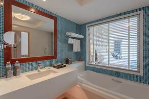 Diamond Cliff Resort & Spa, Patong Beach