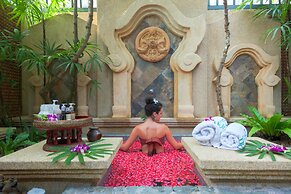 Diamond Cliff Resort & Spa, Patong Beach