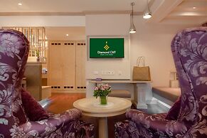 Diamond Cliff Resort & Spa, Patong Beach