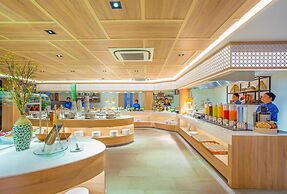 Diamond Cliff Resort & Spa, Patong Beach