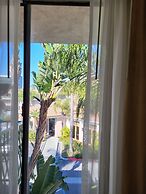 Cortona Inn & Suites Anaheim Resort